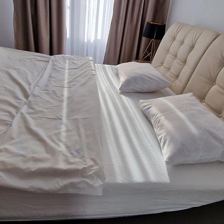 Apartament Maradeya นาโวดาริ ภายนอก รูปภาพ